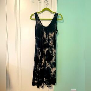 Latched Mama B&W Romper for pregnancy and nursing